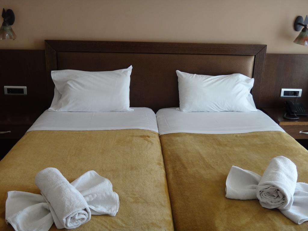 9 Queens Spa Hotel لوترا إديبسو المظهر الخارجي الصورة