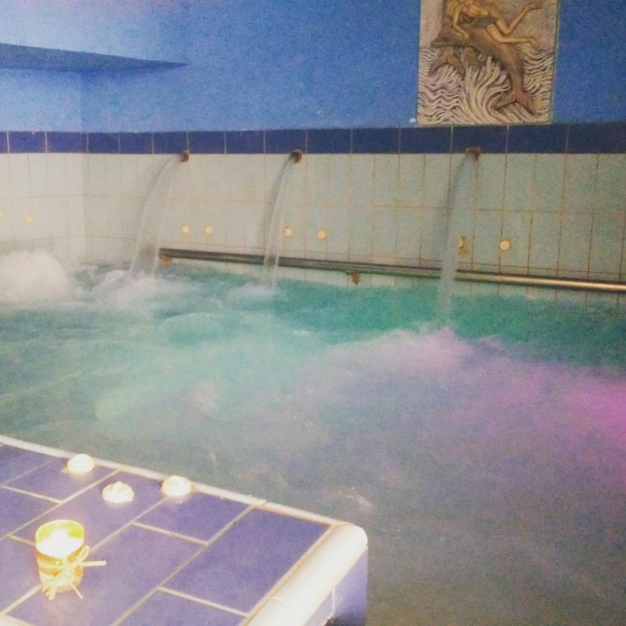 9 Queens Spa Hotel لوترا إديبسو المظهر الخارجي الصورة