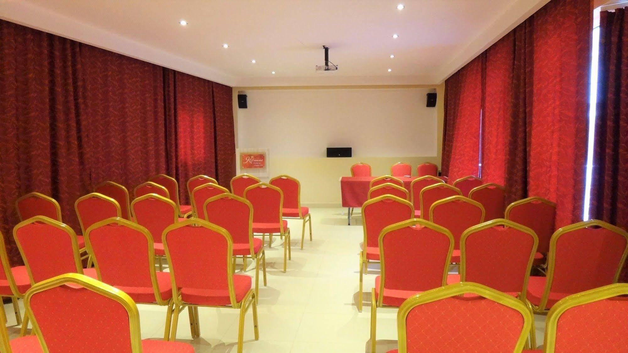 9 Queens Spa Hotel لوترا إديبسو المظهر الخارجي الصورة