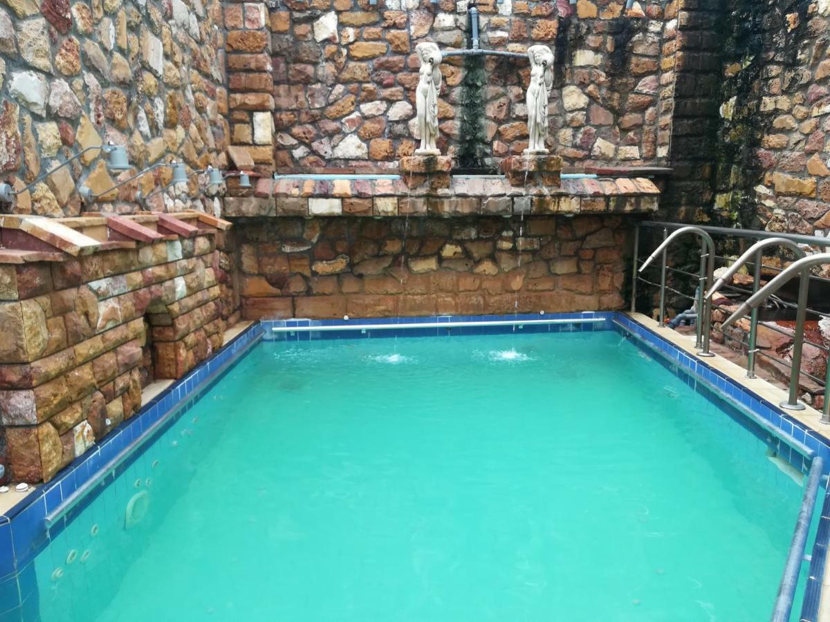 9 Queens Spa Hotel لوترا إديبسو المظهر الخارجي الصورة